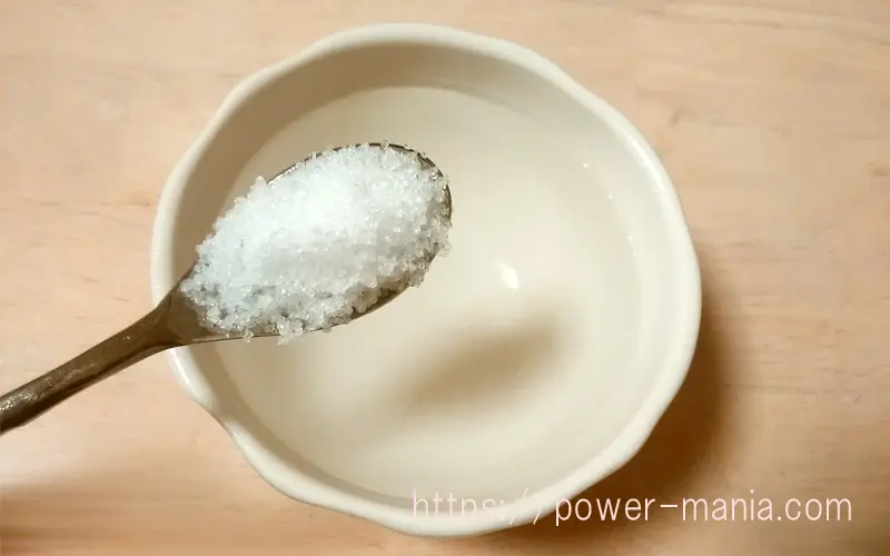 粗塩(天然塩)と水
