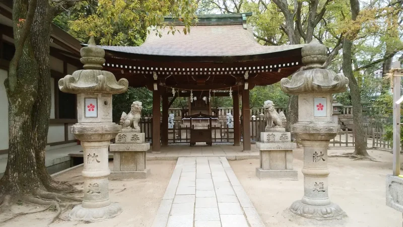 湊川神社にある菊水天満神社