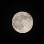 夜空に浮かぶ満月・浄化のイメージ