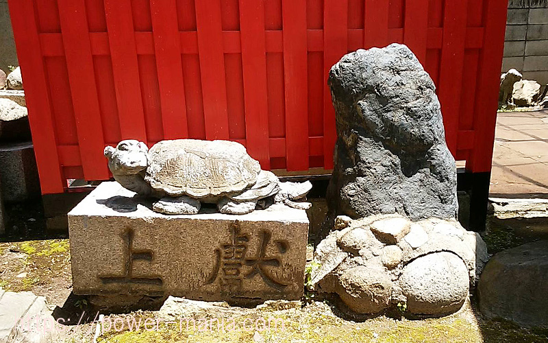 亀の石碑