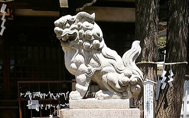 右の狛犬