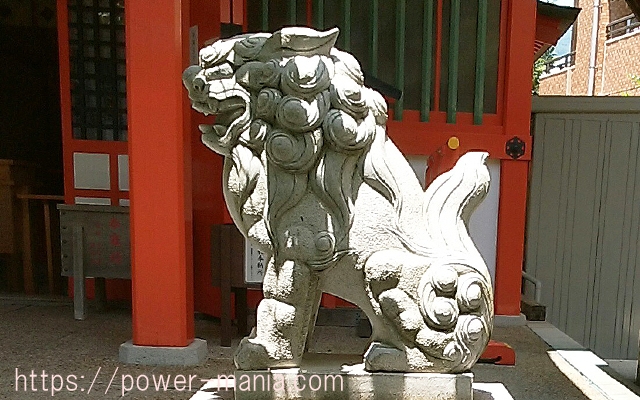 四宮神社の右の狛犬