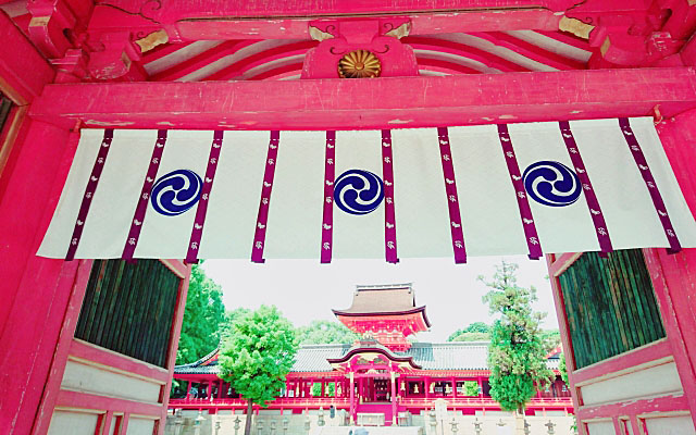 石清水八幡宮の門