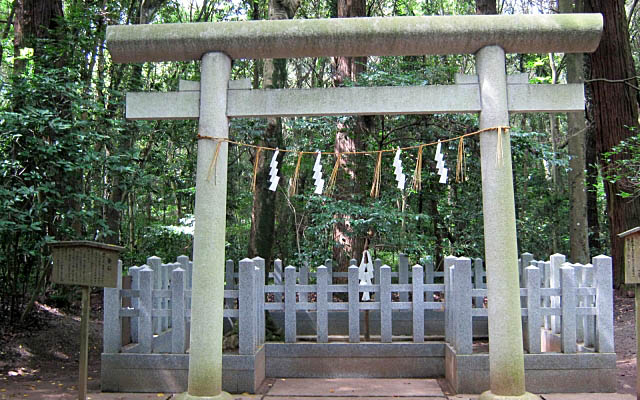 鹿島神宮の要石