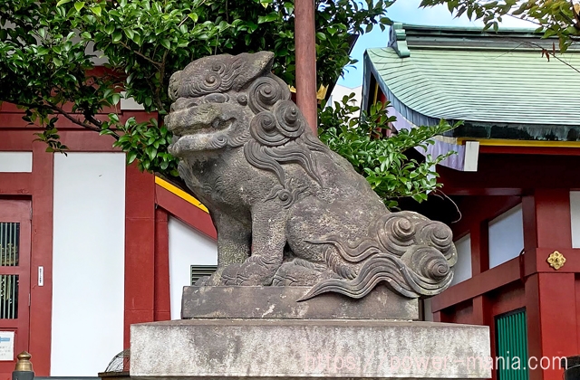 小船町八雲神社の右の狛犬