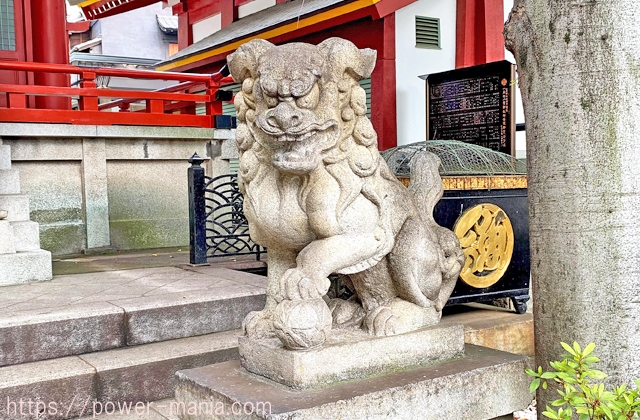 魚河岸水神社の右の狛犬