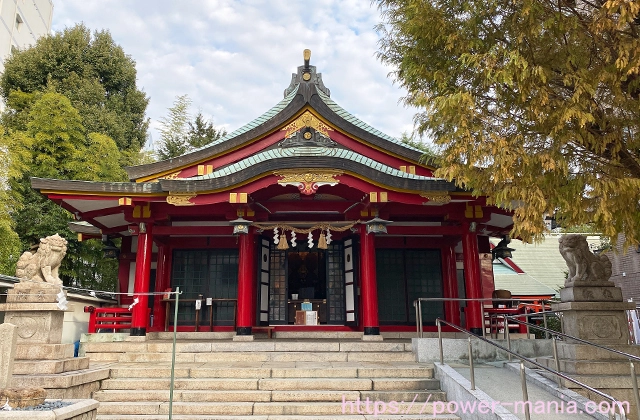 神戸・二宮神社の本殿前